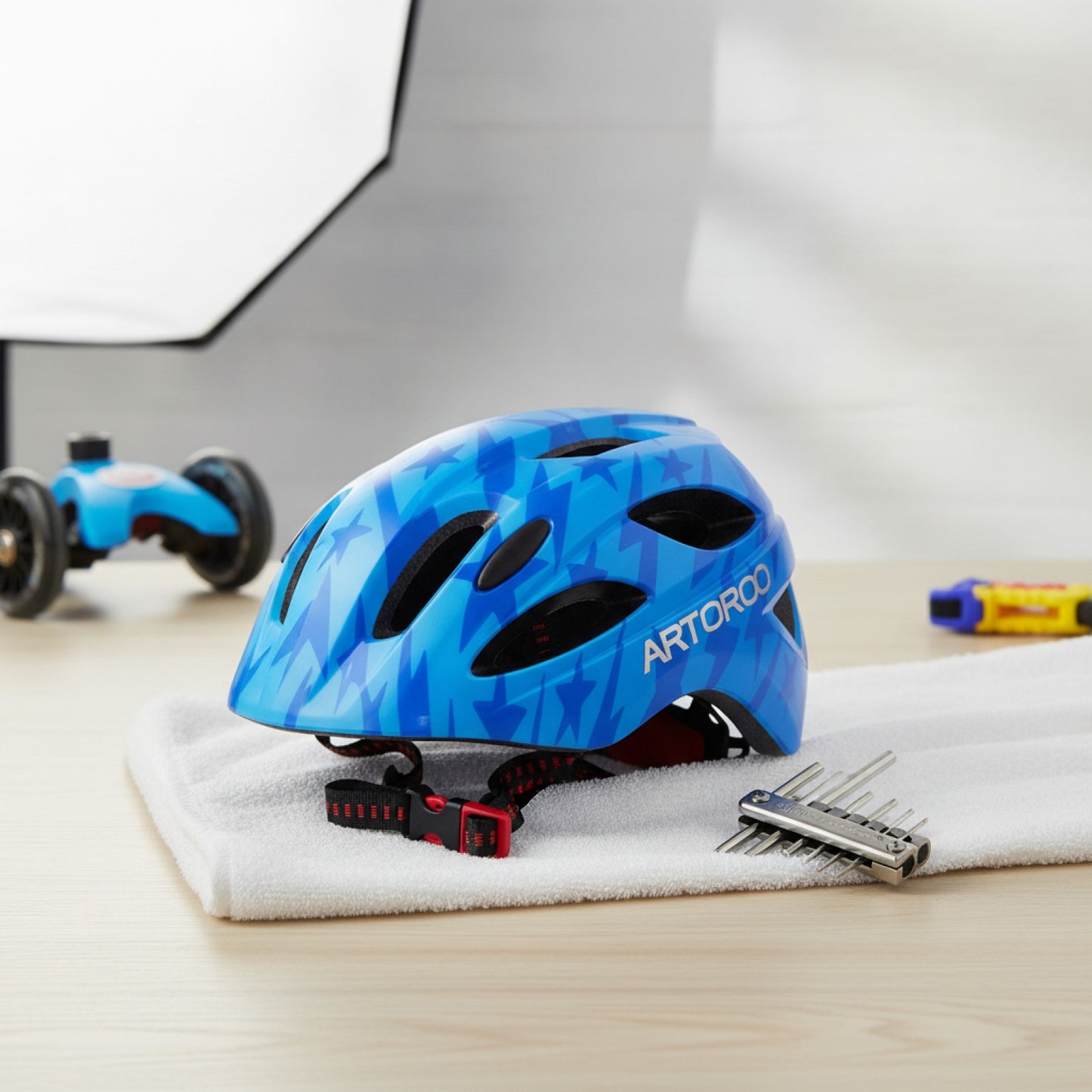 Casque de vélo et scooter enfant ARTOROO - Taille réglable pour une sécurité optimale